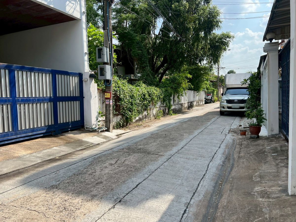 ปล่อย ขาย/เช่า ที่ดินพร้อมสิ่งปลูกสร้าง 1 งาน 55 ตารางวา ใกล้รถไฟฟ้าใต้ดิน