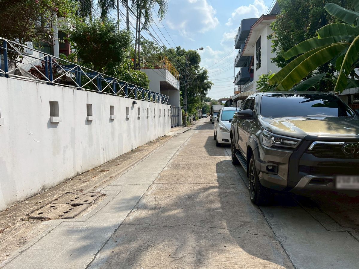 ปล่อย ขาย/เช่า ที่ดินพร้อมสิ่งปลูกสร้าง 1 งาน 55 ตารางวา ใกล้รถไฟฟ้าใต้ดิน